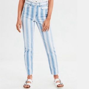 NWT American Eagle Mom Jeans